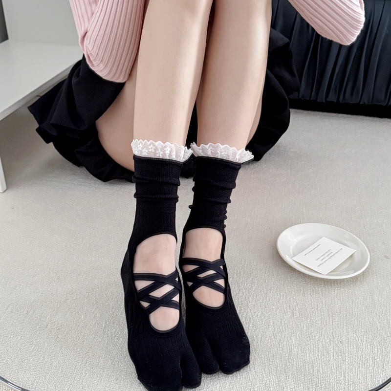 Embellish Knit - Женские носки для йоги с кружевной